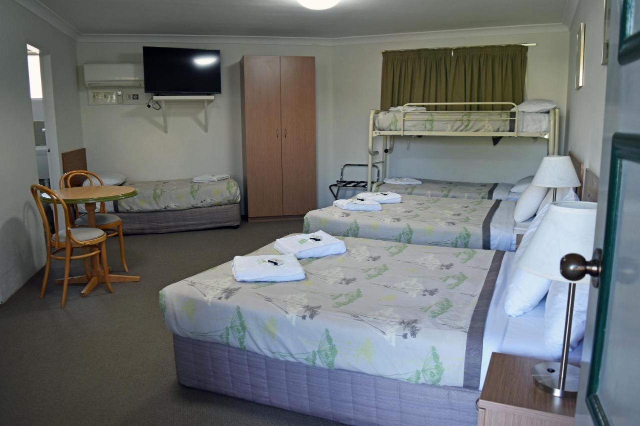 جولغونغ Ten Dollar Town Motel المظهر الخارجي الصورة
