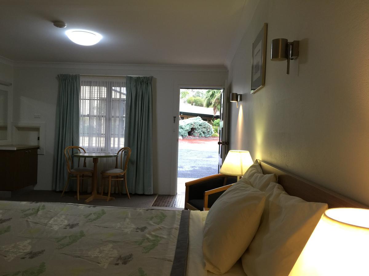 جولغونغ Ten Dollar Town Motel المظهر الخارجي الصورة